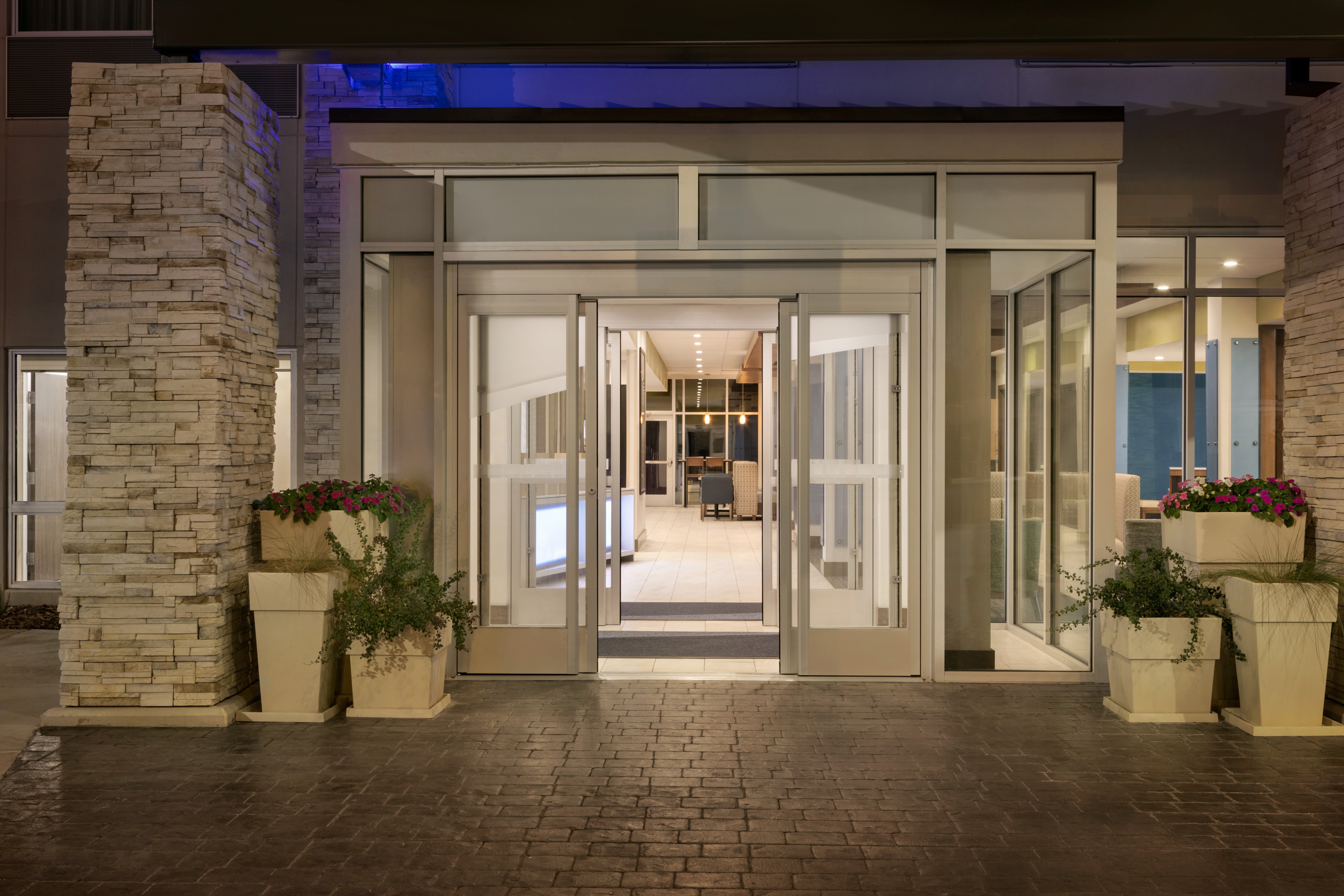 holiday inn express and suites salisbury by ihg