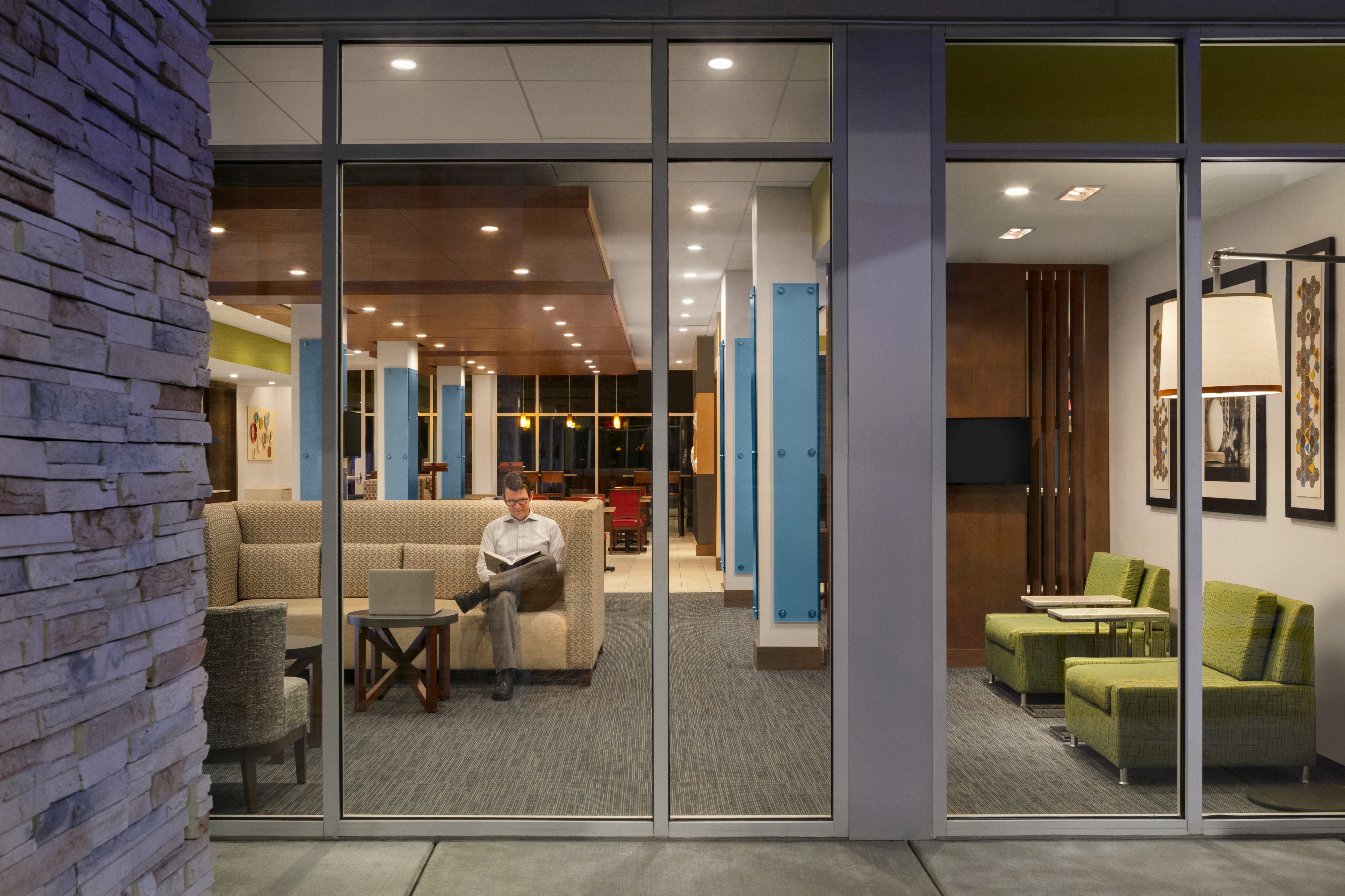 holiday inn express and suites salisbury by ihg