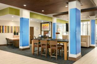 holiday inn express and suites salisbury by ihg
