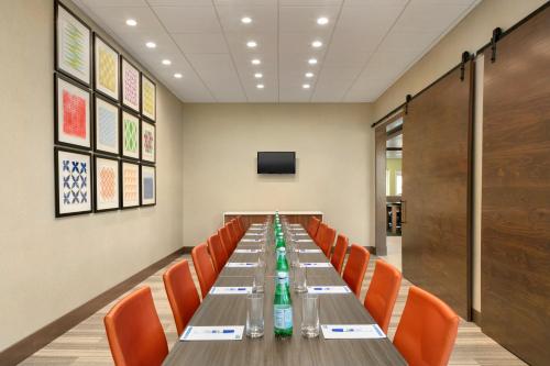 holiday inn express and suites salisbury by ihg