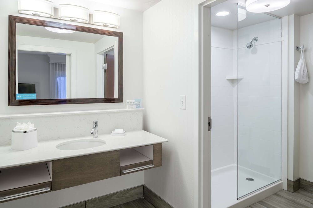hampton inn and suites by hilton atlanta perimeter dunwoody
