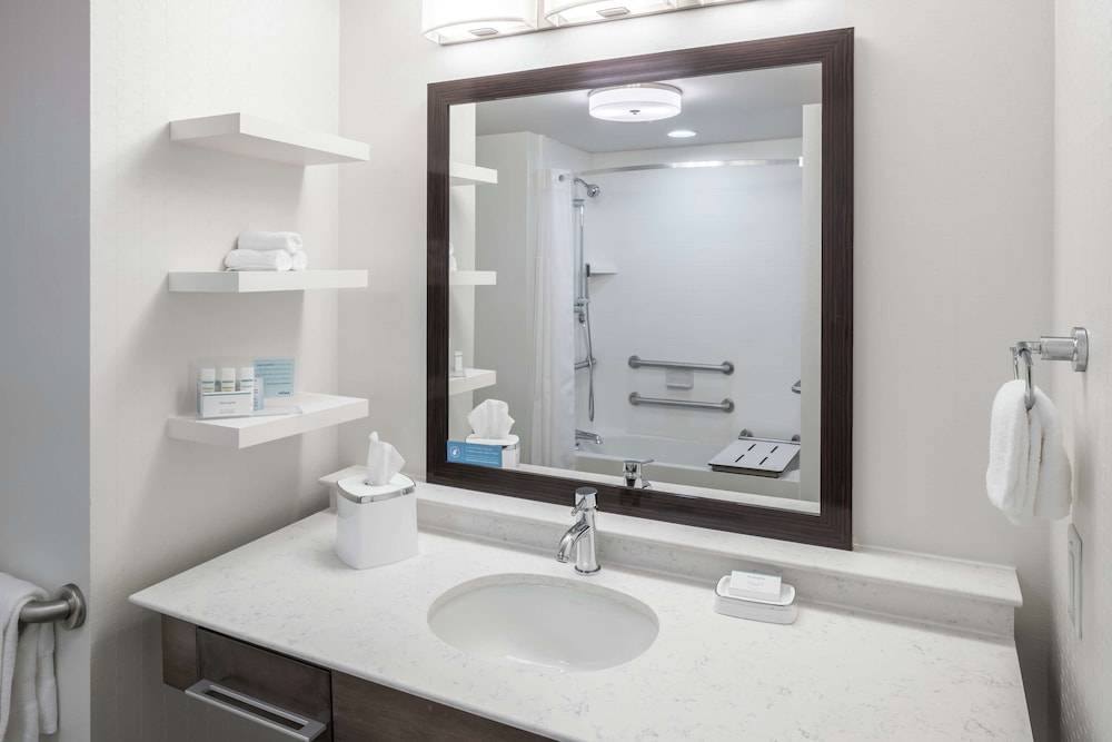 hampton inn and suites by hilton atlanta perimeter dunwoody