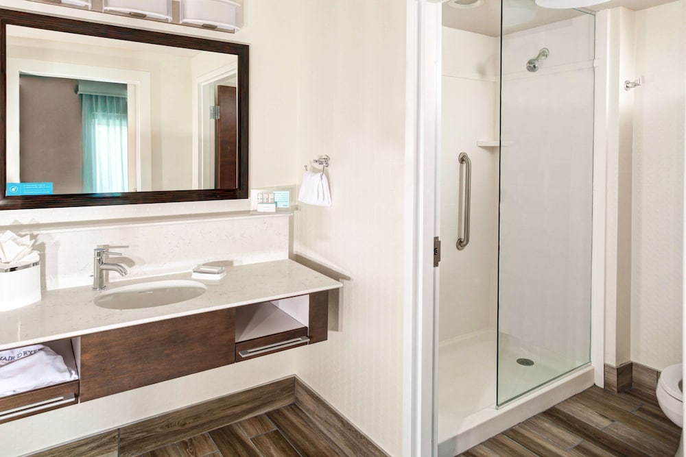 hampton inn and suites by hilton atlanta perimeter dunwoody