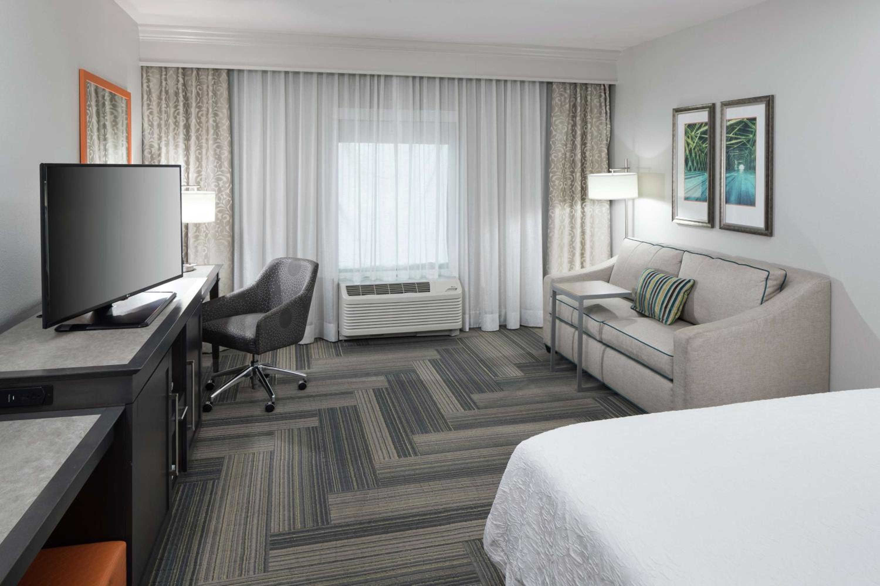 hampton inn and suites by hilton atlanta perimeter dunwoody