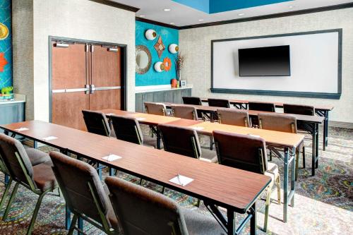 hampton inn and suites by hilton atlanta perimeter dunwoody