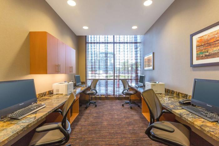 hampton inn houston downtown