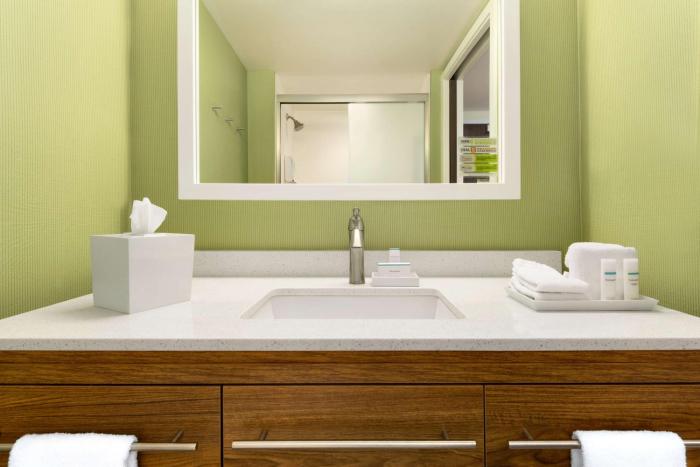 home2 suites by hilton cleveland beachwood
