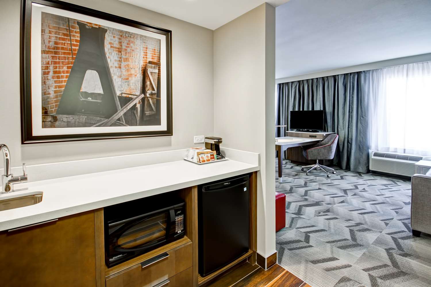 hampton inn and suites by hilton medicine hat