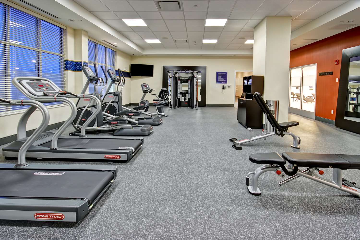 hampton inn and suites by hilton medicine hat