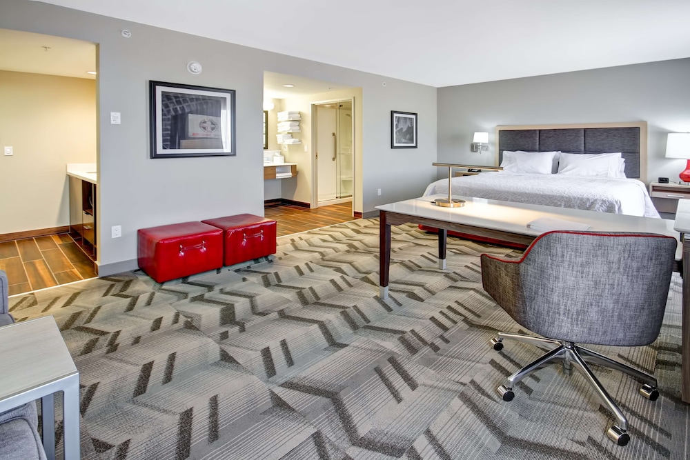 hampton inn and suites by hilton medicine hat