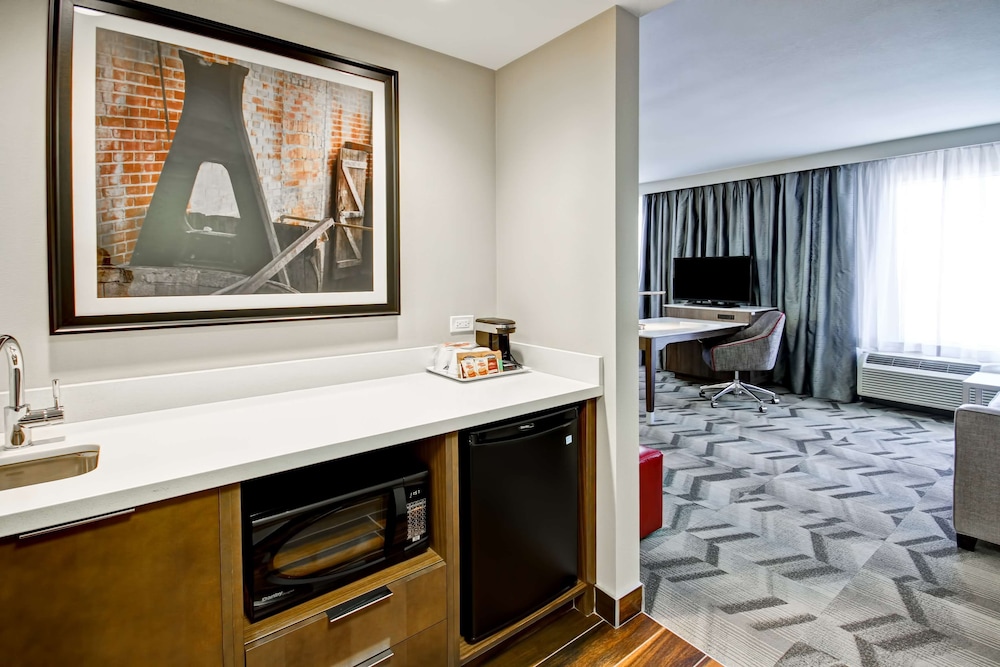 hampton inn and suites by hilton medicine hat
