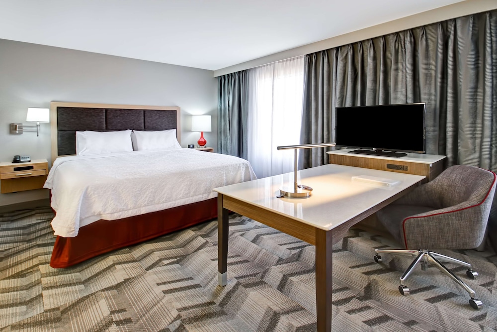hampton inn and suites by hilton medicine hat