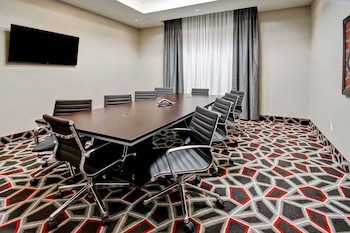hampton inn and suites by hilton medicine hat