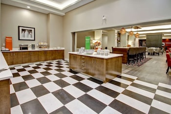 hampton inn and suites by hilton medicine hat