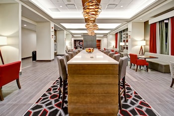 hampton inn and suites by hilton medicine hat