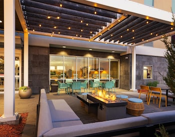 home2 suites by hilton roseville minneapolis