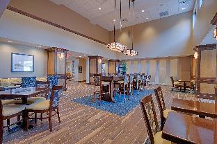 hampton inn and suites cazenovia