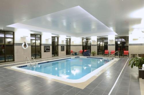 hampton inn and suites cazenovia