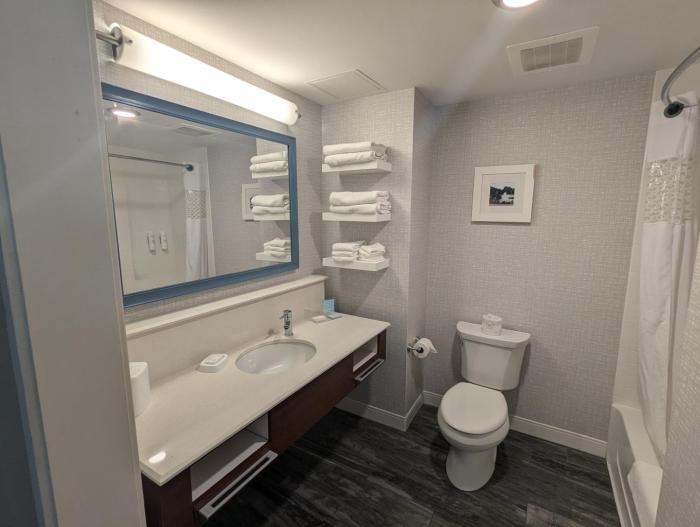 hampton inn and suites cazenovia