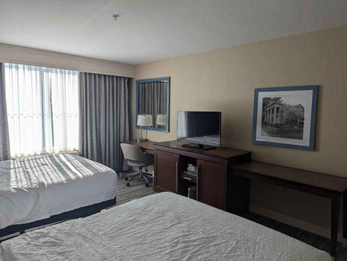 hampton inn and suites cazenovia