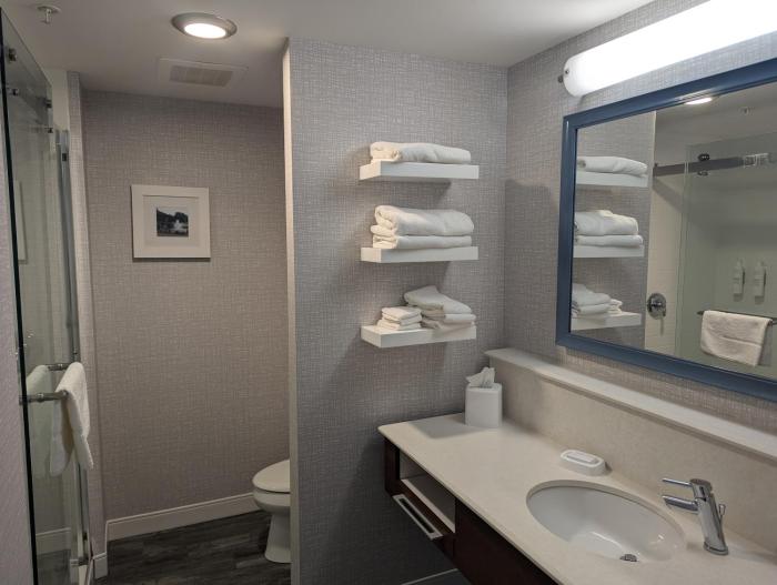 hampton inn and suites cazenovia