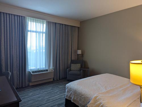 hampton inn and suites cazenovia