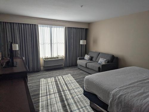 hampton inn and suites cazenovia