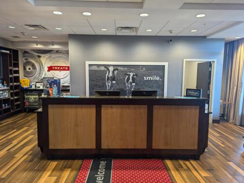 hampton inn and suites cazenovia
