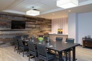 home2 suites by hilton indianapolis downtown
