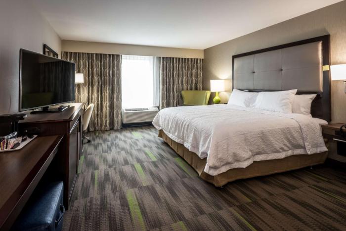 hampton inn and suites hammond