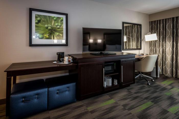 hampton inn and suites hammond