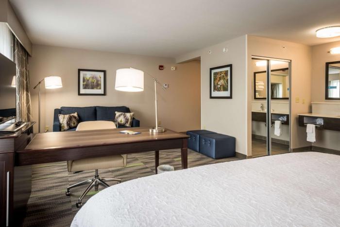 hampton inn and suites hammond