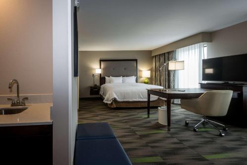 hampton inn and suites hammond