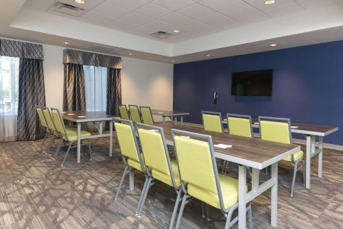hampton inn and suites chicago schaumburg
