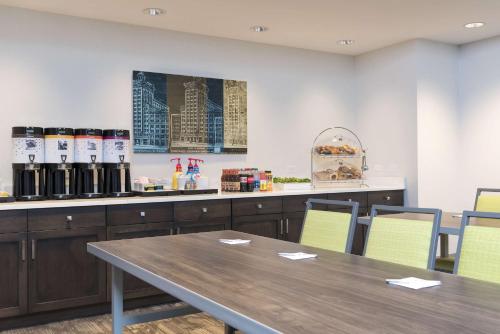 hampton inn and suites chicago schaumburg