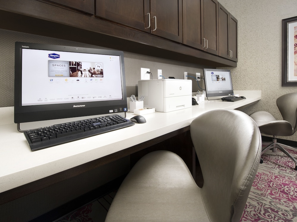 hampton inn huntsville village of providence