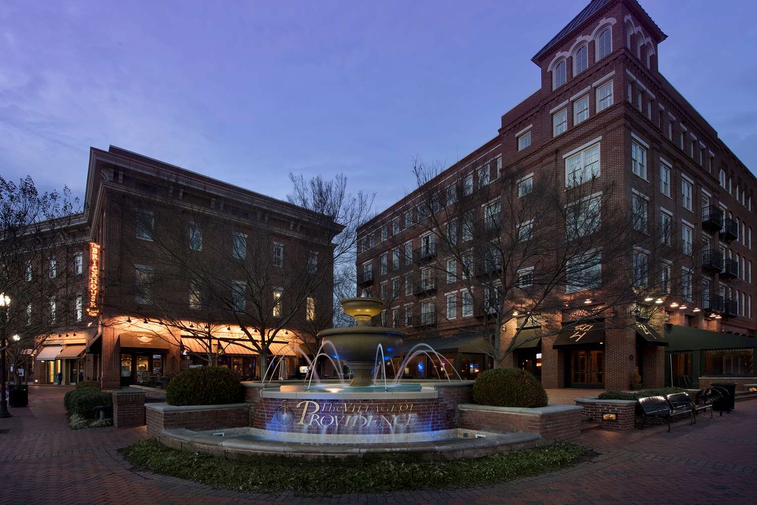 hampton inn huntsville village of providence