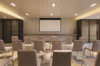 hyatt house shenzhen airport