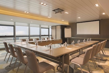 hyatt house shenzhen airport