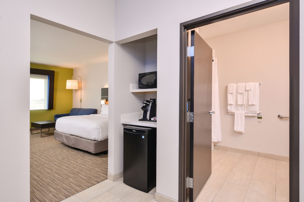 holiday inn express donaldsonville by ihg