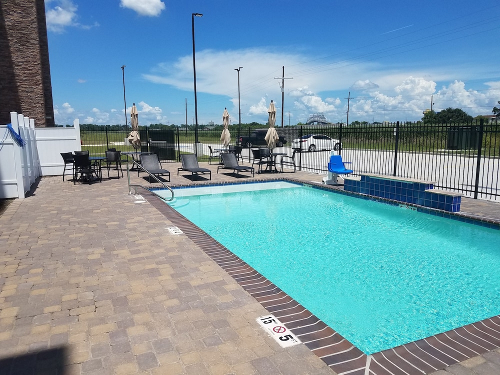 holiday inn express donaldsonville by ihg
