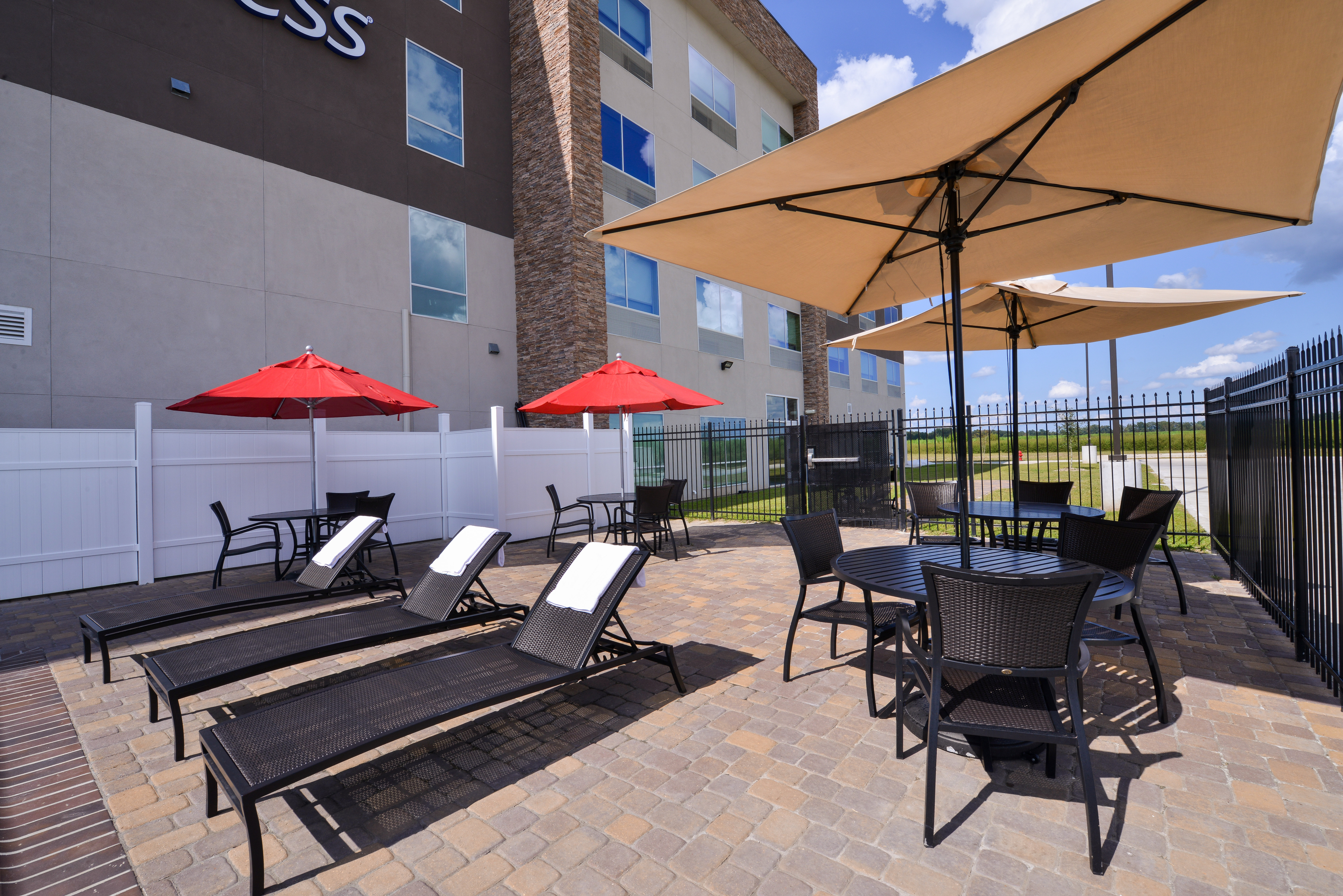 holiday inn express donaldsonville by ihg