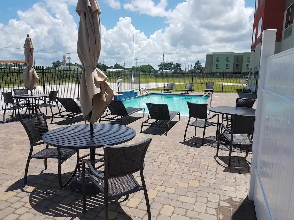 holiday inn express donaldsonville by ihg