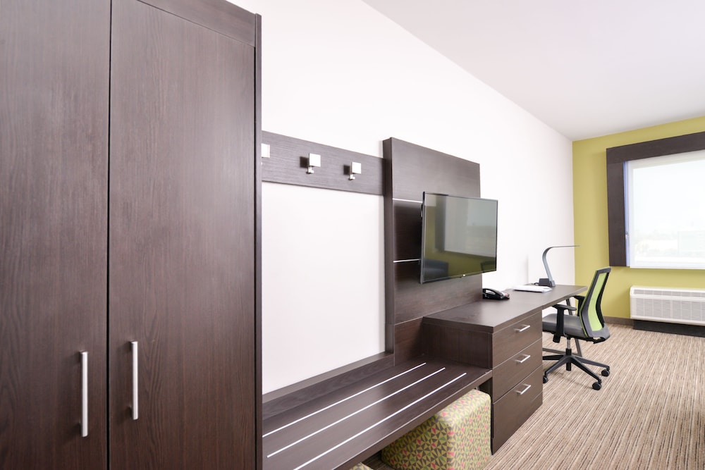 holiday inn express donaldsonville by ihg