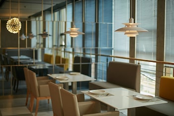 holiday inn express leshan city square by ihg
