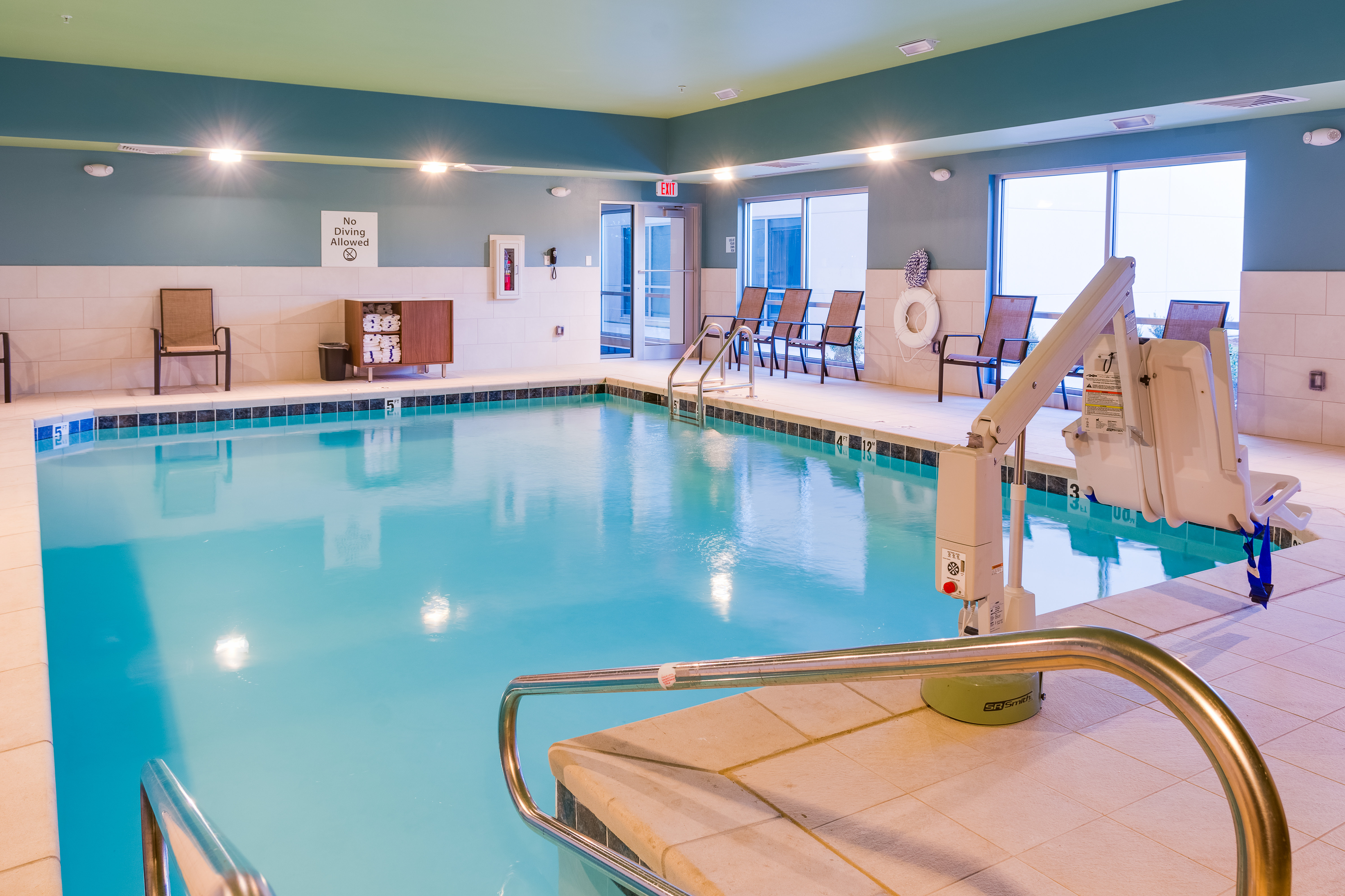 holiday inn express and suites russellville by ihg