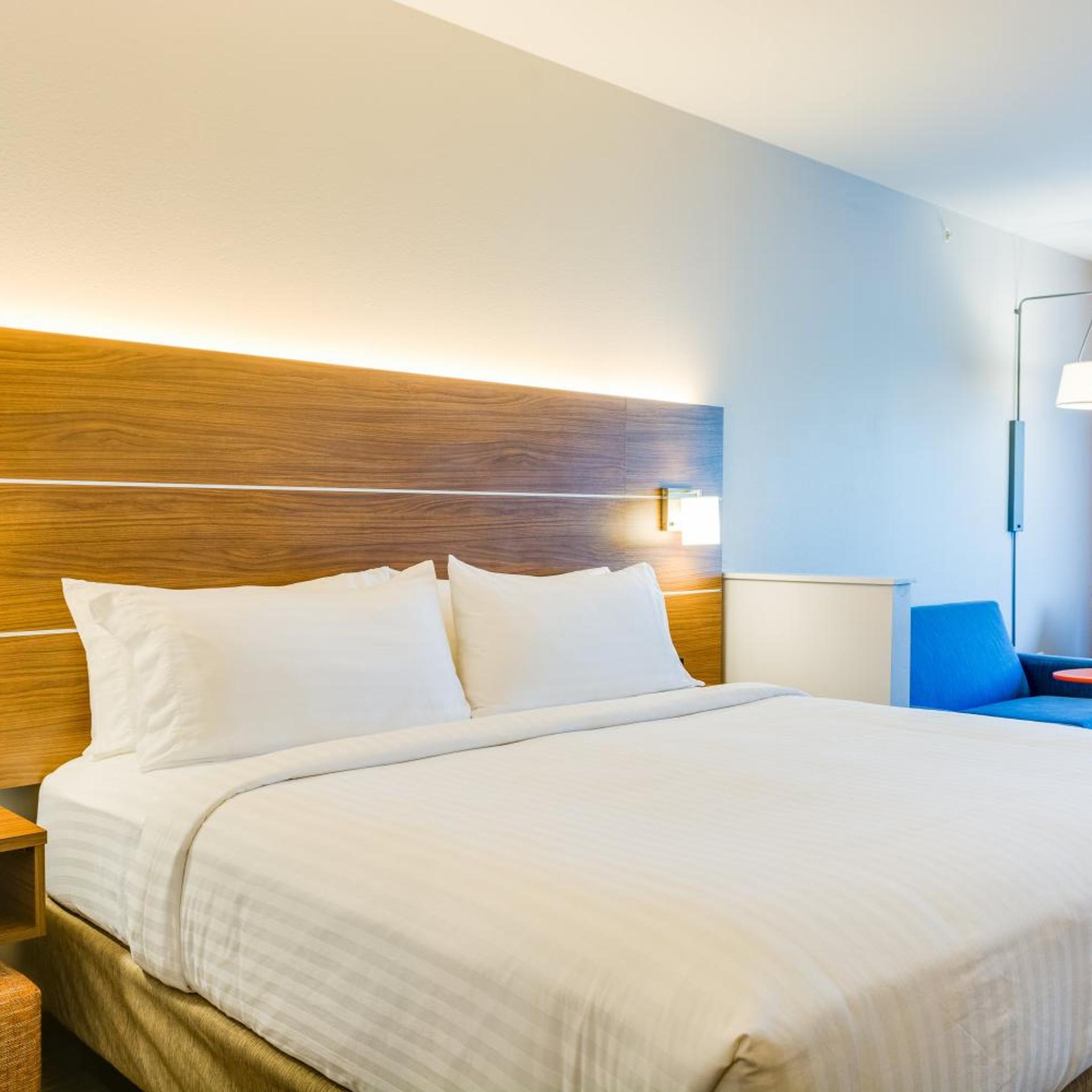 holiday inn express and suites russellville by ihg