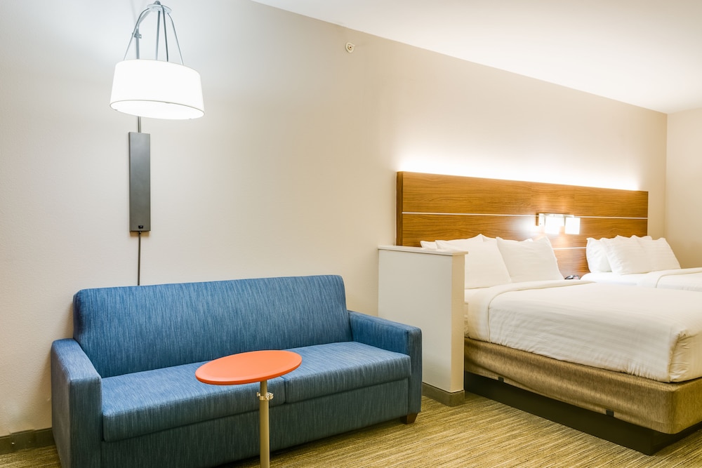 holiday inn express and suites russellville by ihg