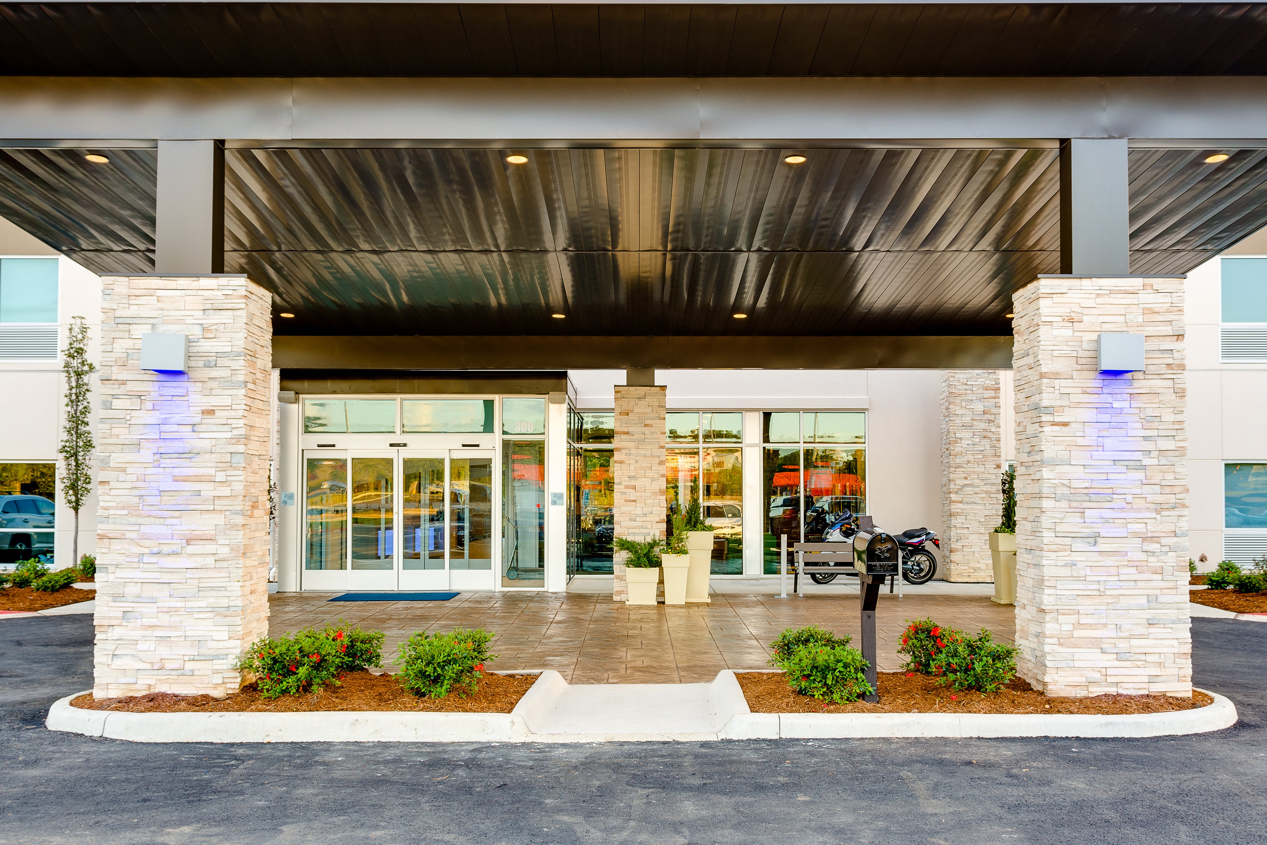 holiday inn express and suites russellville by ihg