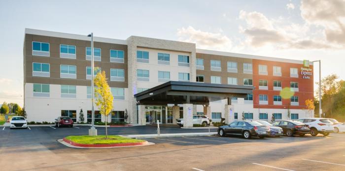 holiday inn express and suites russellville by ihg